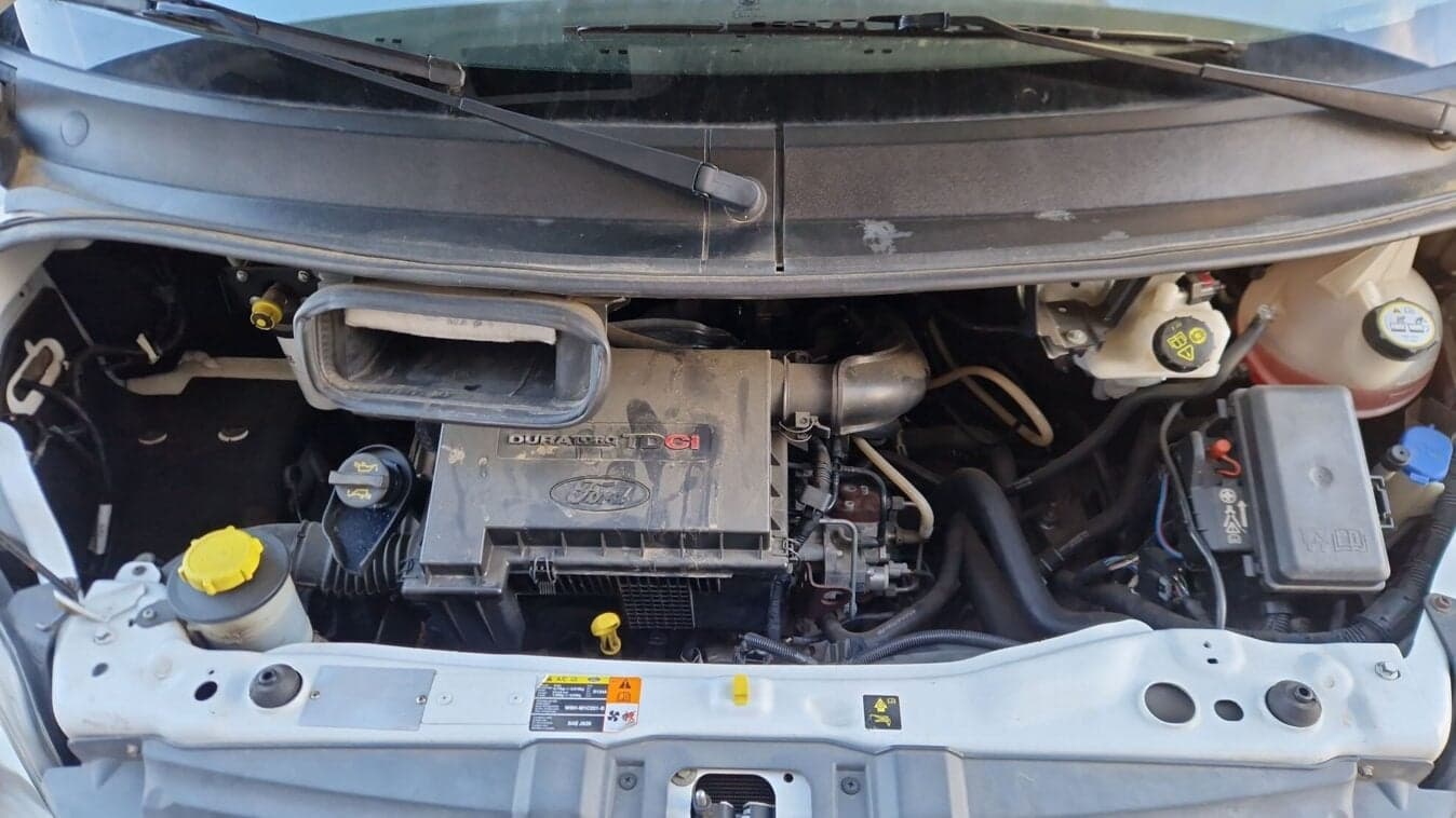 FORD CHALLENGER GENESIS – Familial 6 places – 3
