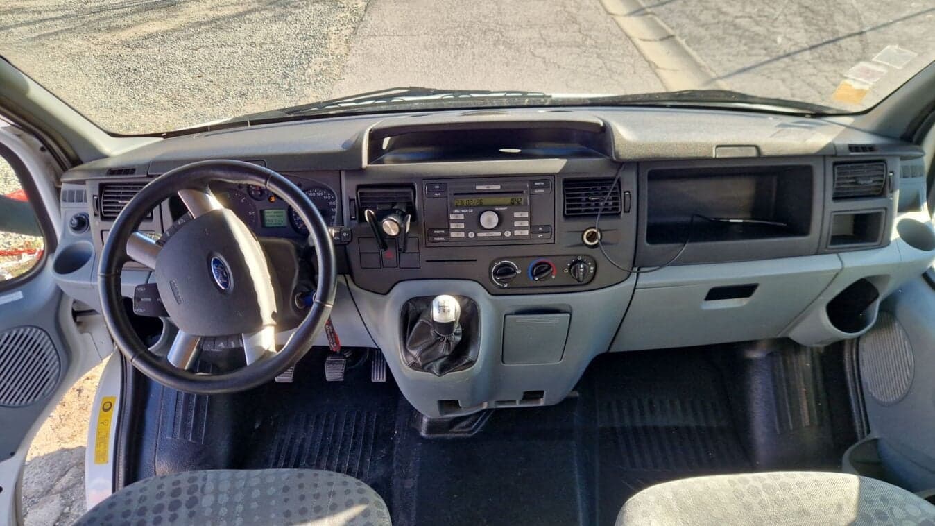 FORD CHALLENGER GENESIS – Familial 6 places – 8