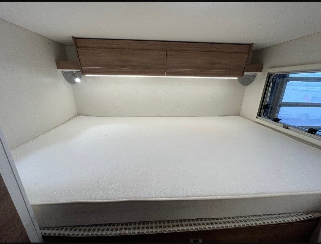 PILOTE C690G Essentiel – Capucine Premium 6 places – 3