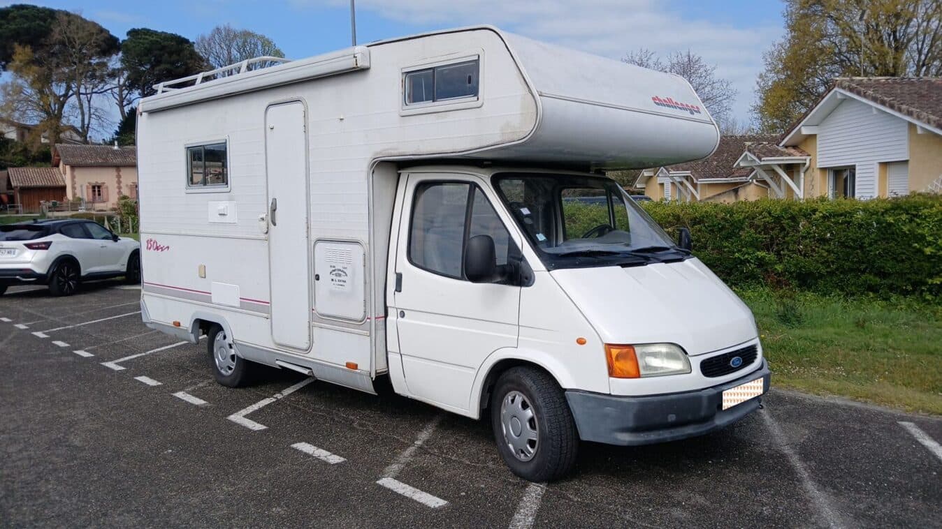 FORD TRANSIT 2.2 TDCI 140 CV – Capucine rénovée – 1