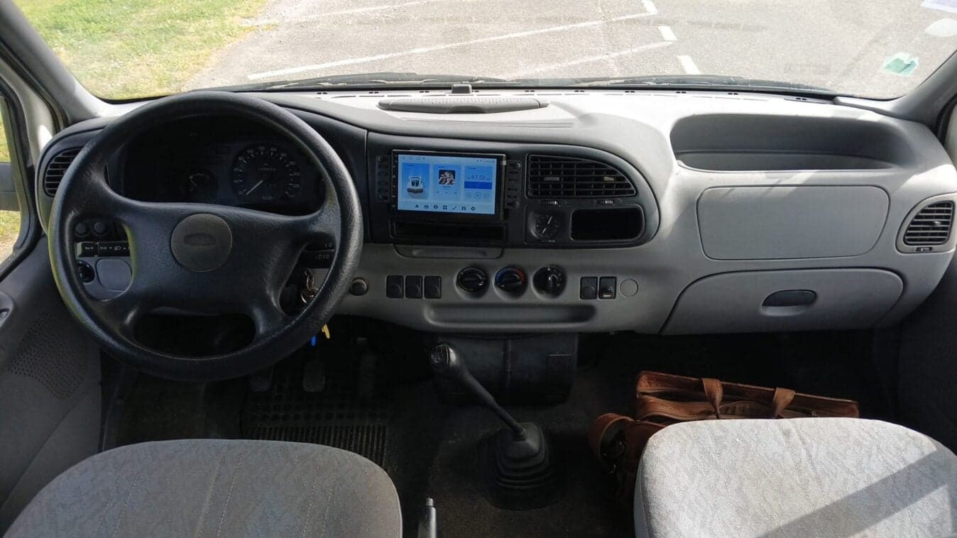 FORD TRANSIT 2.2 TDCI 140 CV – Capucine rénovée – 9