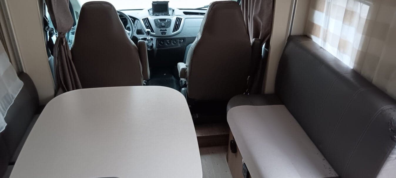 CHAUSSON Flash 510 2015 – Compact et faible kilométrage – 5