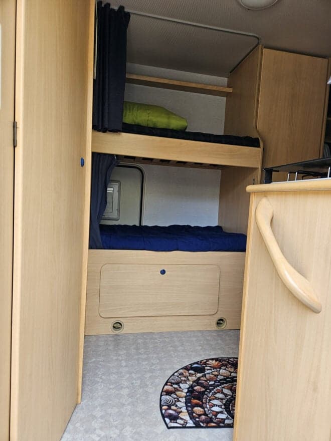 CHALLENGER GENESIS 280 – Capucine familiale 7 couchages – 5