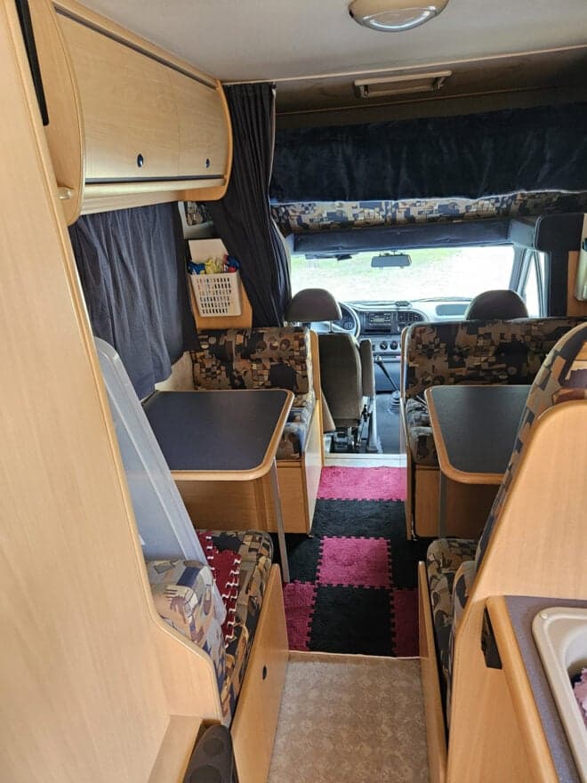 CHALLENGER GENESIS 280 – Capucine familiale 7 couchages – 6