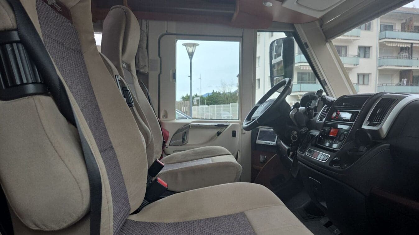 CARTHAGO Chic C-Line 4.9 – Intégral luxe automatique – 8