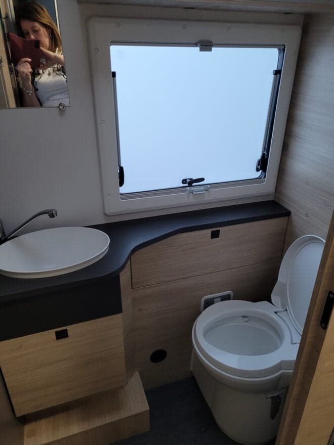 CHALLENGER 380 Start Edition – Profilé familial 5 couchages – 9