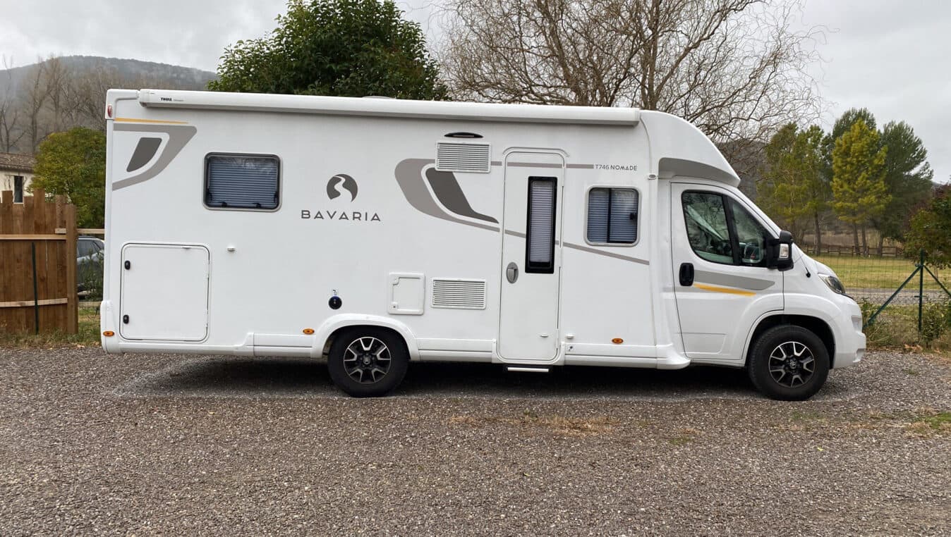 BAVARIA T746 FC – Profilé récent 4 couchages tout équipé – 2