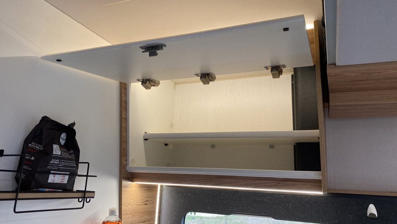BAVARIA T746 FC – Profilé récent 4 couchages tout équipé – 5