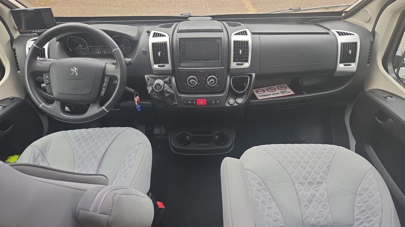 Dreamer Peugeot D43 UP – Fourgon aménagé compact et moderne – 9
