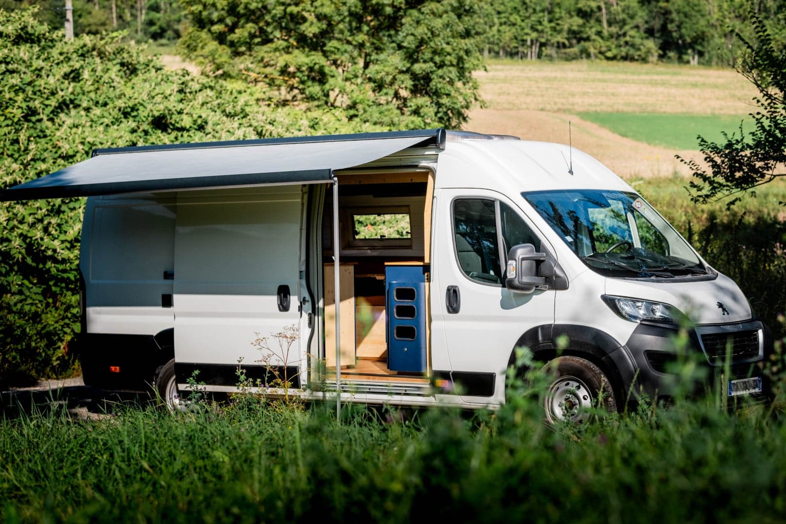 Peugeot Boxer L4H2 – Fourgon aménagé premium 3 couchages autonome – 1
