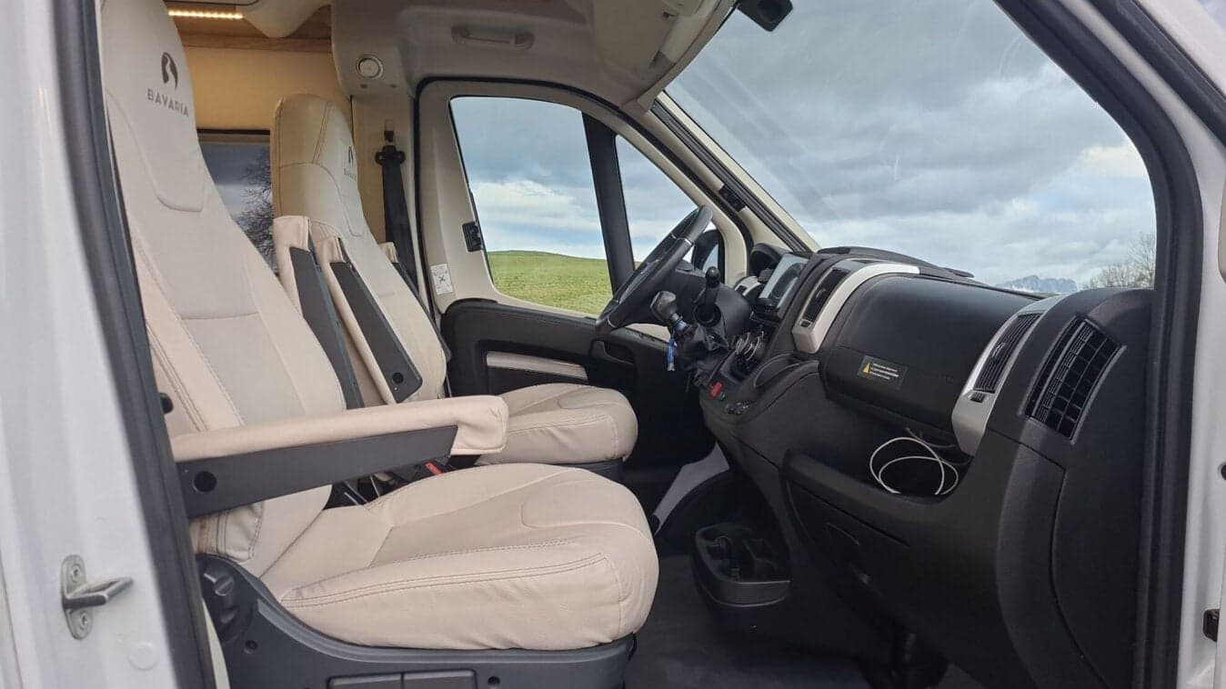 FIAT BAVARIA K600G – Fourgon aménagé 4 couchages avec toit relevable – 9